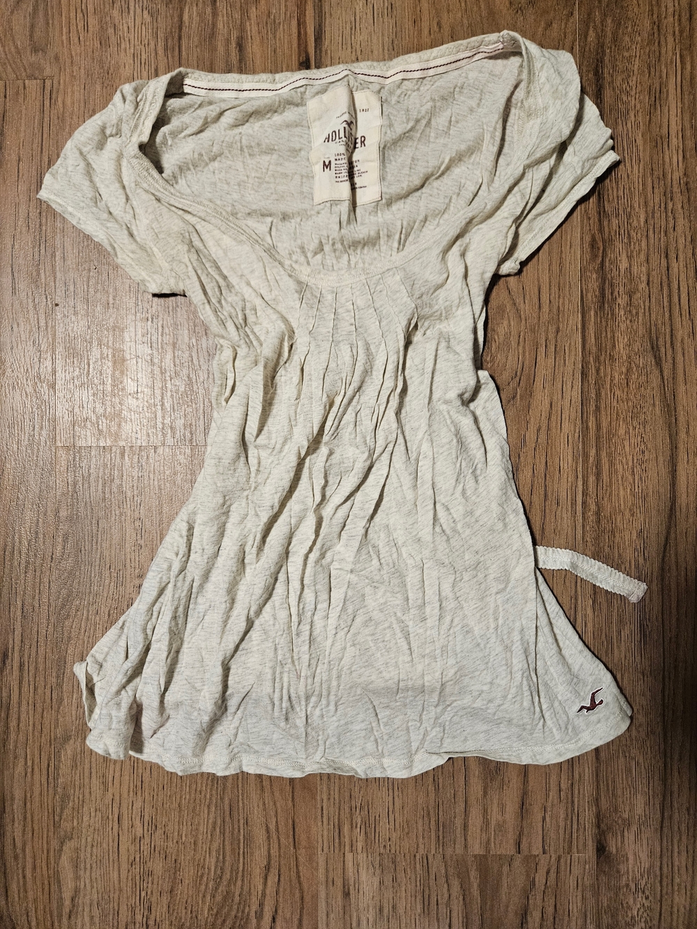 Hollister Women's Classic Cream Short Sleeve Scoop Neck Top With Tie-Back
